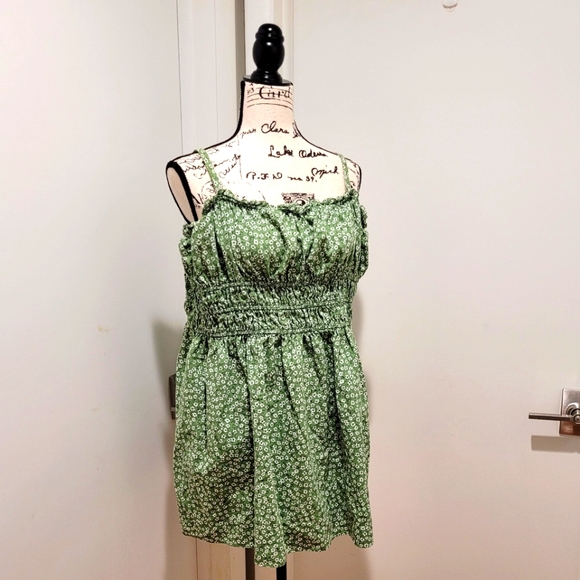 wild fable Tops - Wild Fable Green Floral Women's Spaghetti Strap Tunic Top- Size XXL